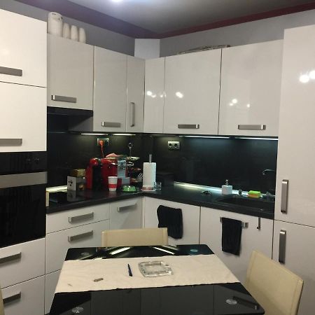 Lovely Sofia Apartment Katerina With Free Parking Luaran gambar