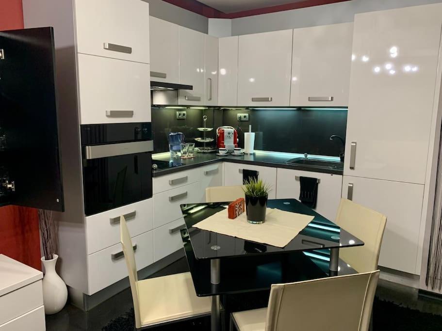 Lovely Sofia Apartment Katerina With Free Parking Luaran gambar