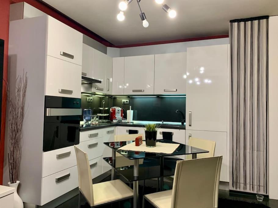 Lovely Sofia Apartment Katerina With Free Parking Luaran gambar