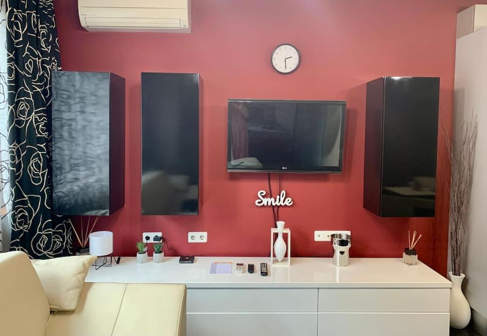 Lovely Sofia Apartment Katerina With Free Parking Luaran gambar