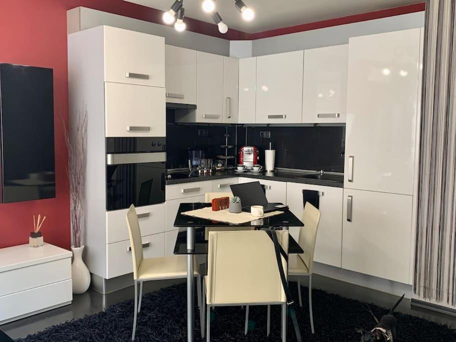 Lovely Sofia Apartment Katerina With Free Parking Luaran gambar