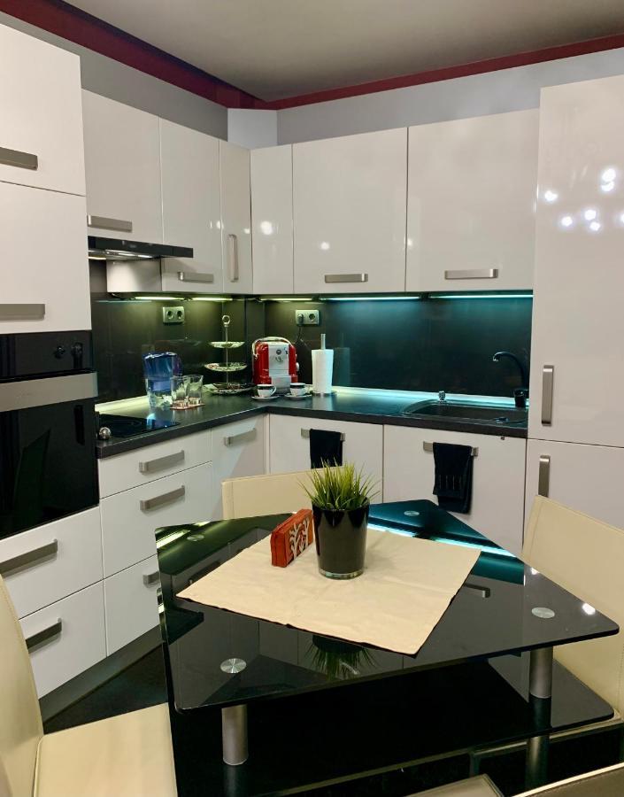 Lovely Sofia Apartment Katerina With Free Parking Luaran gambar